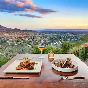 Holiday home Private Corner Of -- ½ Mile Walk To Nature Trails At N. Mtn. Preserve!, Phoenix